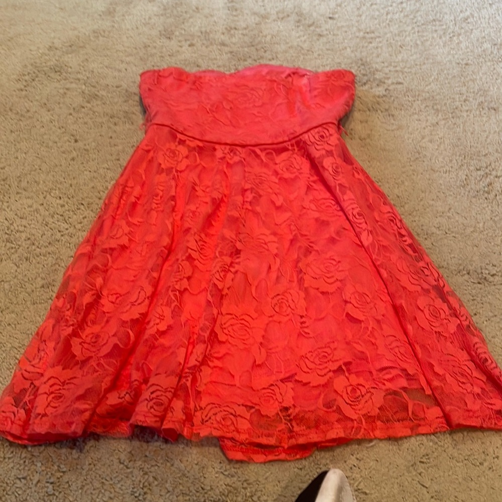 Short Lacey strapless dress